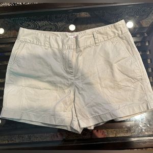 NWOT Vineyard Vines Women’s Classic Twill 5” Shorts Stone Size 16